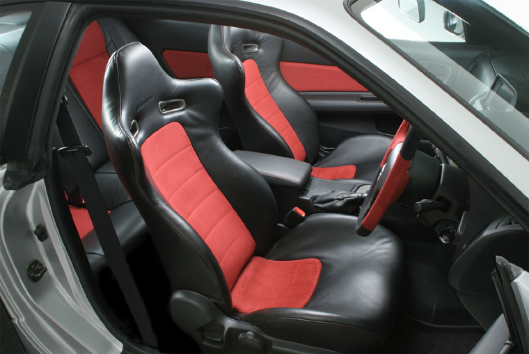 2005 NISMO Skyline GT-R Z-Tune Front Seats Picture